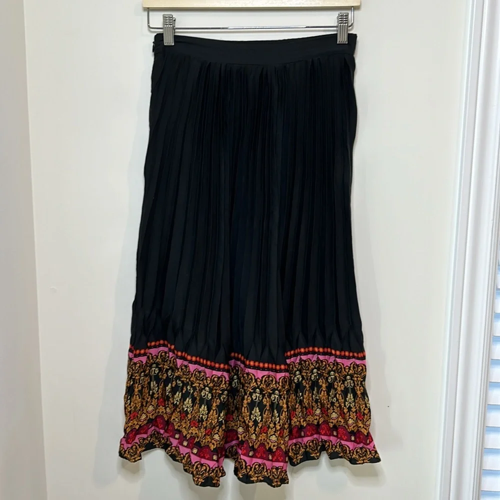 Farm Rio Anthropologie Bohemian Midi Black Pleated Skirt Multicolour Hem Size M - Picture 13 of 17